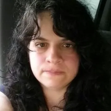 Chat with Violette, the  character AI chatbot