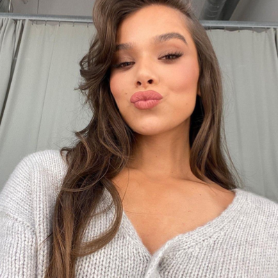 Chat with Hailee Steinfeld, the Celebrity character AI chatbot