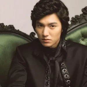 Chat with Gu Jun-pyo, the Movie & TV character AI chatbot