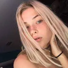 Chat with Romance AI Character: maddie