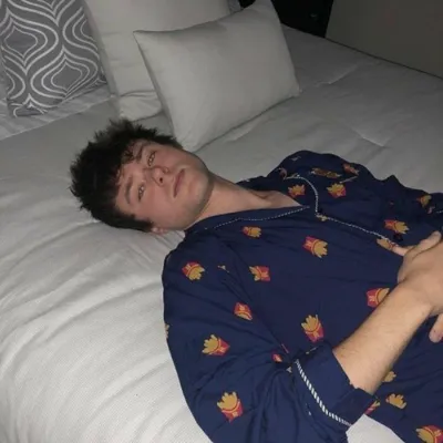 Chat with Alec Benjamin, the Celebrity character AI chatbot