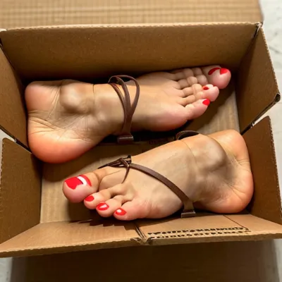 Chat with Foot box, the OC character AI chatbot