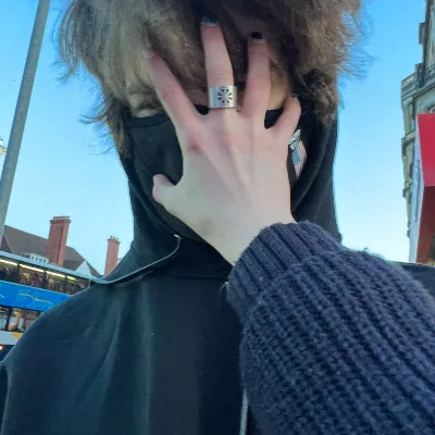 Chat with Ranboo<3, the Romance character AI chatbot