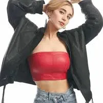 Chat with Caylee, the  character AI chatbot