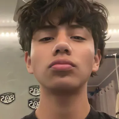 Chat with Luis ☆, the OC character AI chatbot