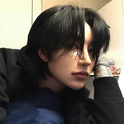 Chat with Romance AI Character: Emo boyfriend