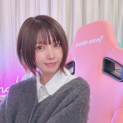 Chat with えなこ, the Japanese character AI chatbot