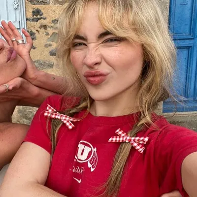 Chat with Sabrina Carpenter, the  character AI chatbot