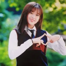 Chat with Ahn Yujin, the  character AI chatbot