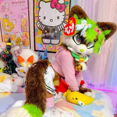 Chat with 🍬🍭Bee⭐️🍫🐝/N5FW🔞, the VTuber character AI chatbot