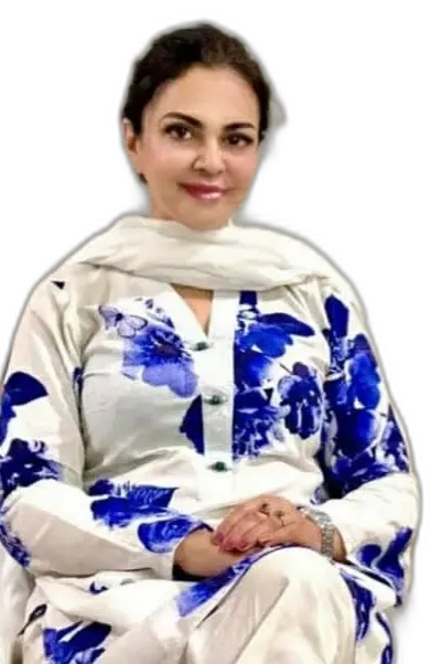 Chat with Aunt:honey, the Interactive story character AI chatbot