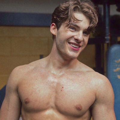 Chat with Theo Raeken, the  character AI chatbot