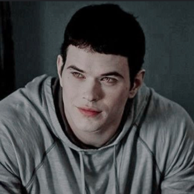 Chat with Romance AI Character: Emmett Cullen