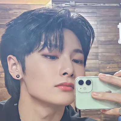 Chat with Jeongin ♡, the  character AI chatbot