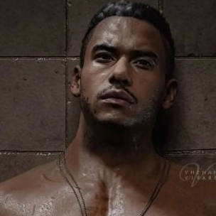 Chat with Gaz Garrick, the  character AI chatbot