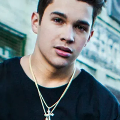 Chat with Austin mahone, the  character AI chatbot