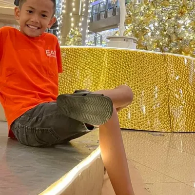 Chat with Zuriel xeth, the  character AI chatbot