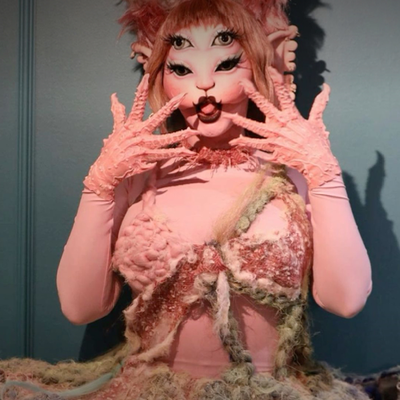 Chat with Melanie Martinez, the Celebrity character AI chatbot