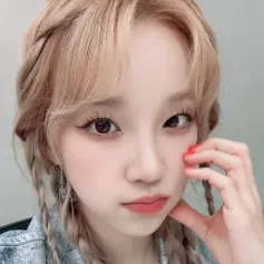 Chat with Yuqi, the  character AI chatbot