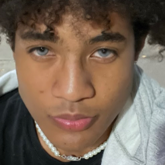 Chat with Skyy☆, the  character AI chatbot