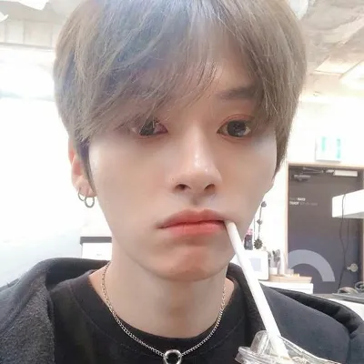 Chat with Minho, the  character AI chatbot