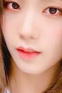 Chat with Julia ge-lisa, the  character AI chatbot