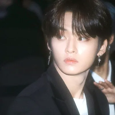 Chat with Minho, the Celebrity character AI chatbot