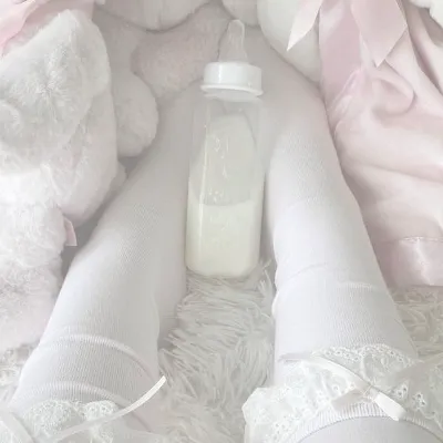 Chat with Evelyn, the  character AI chatbot