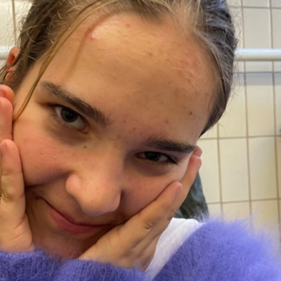 Chat with Leonie Vanden Avenne, the  character AI chatbot