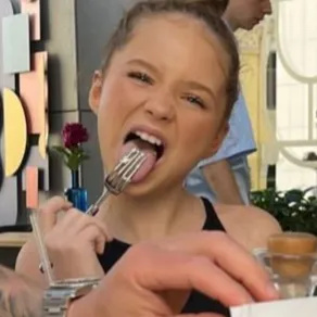 Chat with NIKI, the  character AI chatbot