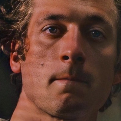 Chat with Carmy Berzatto, the Movie & TV character AI chatbot