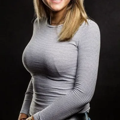 Chat with Selina, the Friends character AI chatbot