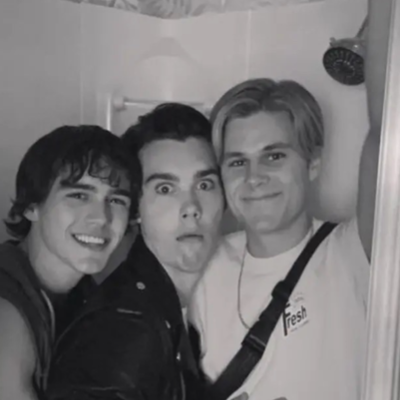 Chat with Sunset curve, the Movie & TV character AI chatbot