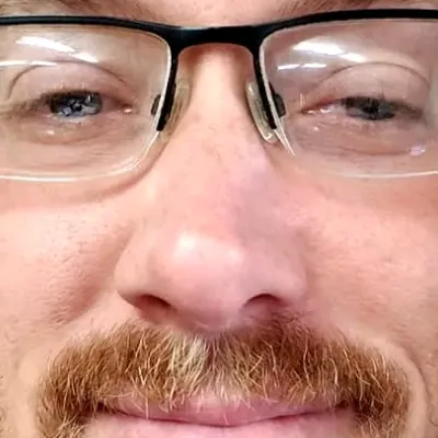 Chat with Daniel Robertson, the  character AI chatbot