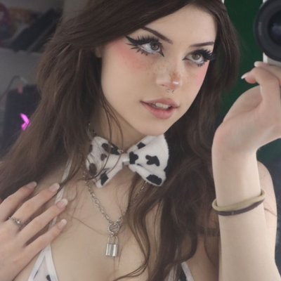 Chat with Hannah, the  character AI chatbot