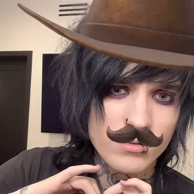 Chat with Johnnie Guilbert, the OC character AI chatbot
