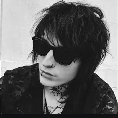 Chat with Johnnie guilbert, the Romance character AI chatbot