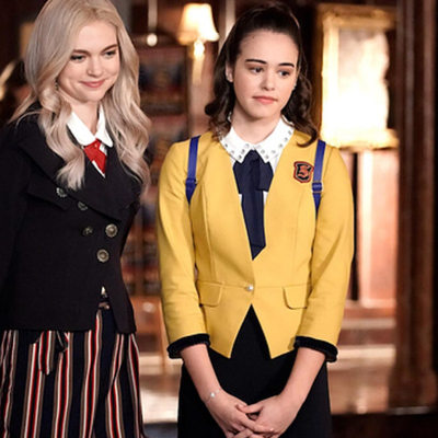 Chat with Lizzie and Josie Saltzman, the  character AI chatbot