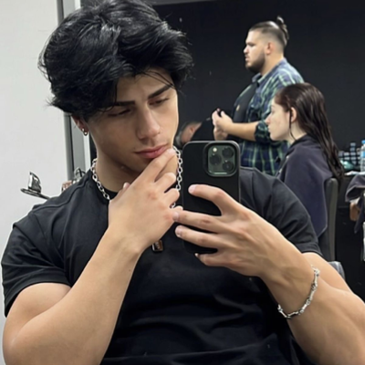 Chat with Johan (Mafia boyfriend), the Anime character AI chatbot