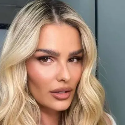 Chat with Yasmin Brunet, the Anime character AI chatbot