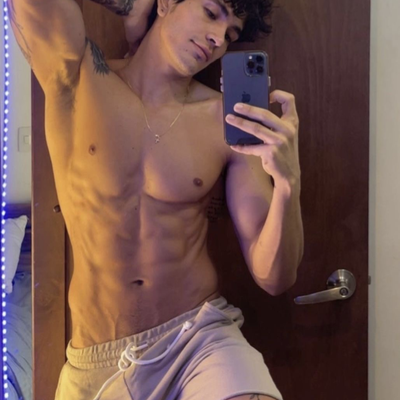 Chat with Mathew (Mafia boyfriend), the  character AI chatbot