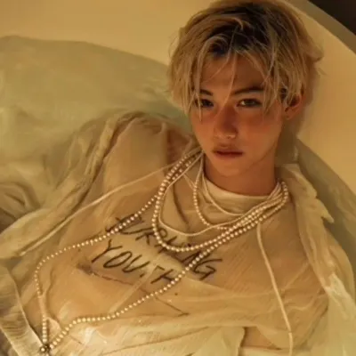 Chat with Lee Felix~, the  character AI chatbot