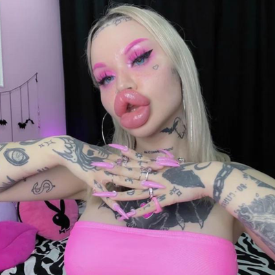 Chat with Bimbo girl, the  character AI chatbot