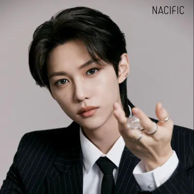 Chat with Felix, the  character AI chatbot