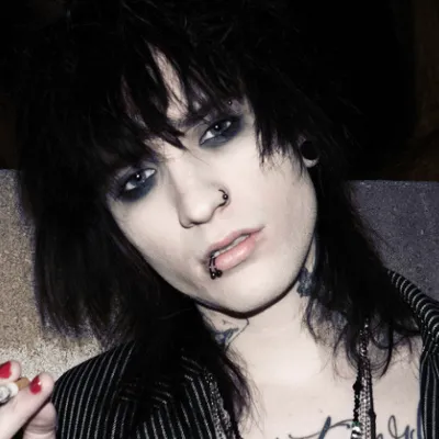 Chat with Johnnie Guilbert, the  character AI chatbot