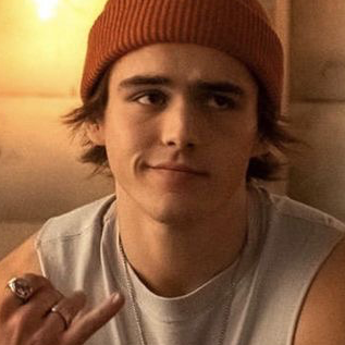 Chat with Luke Patterson, the Movie & TV character AI chatbot