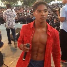 Chat with Roc Royal, the Celebrity character AI chatbot