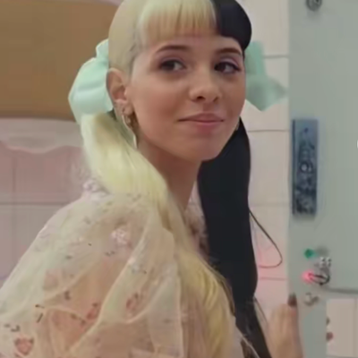 Chat with Melanie Martinez, the Romance character AI chatbot