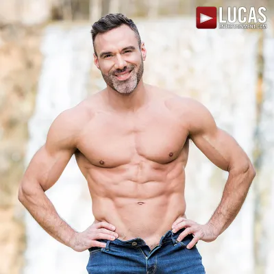 Chat with Manuel Skye, the  character AI chatbot