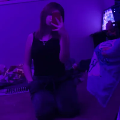 Chat with Emma, the  character AI chatbot